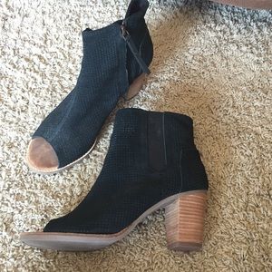 Toms peep toes bootie